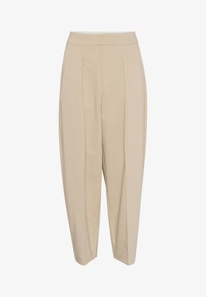 Beige maßgeschneiderte Hose mit hoher Taille, gefaltetem Vorderteil und schmal zulaufendem Bein. Der Stoff wirkt glatt mit einem dezenten Glanz. Keine sichtbaren Taschen.