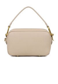 Borsa a tracolla in pelle beige con una forma rettangolare strutturata, texture liscia, manico superiore e dettagli in metallo dorato.