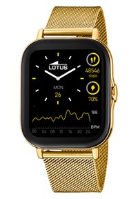 Montre connectée carrée avec un écran noir, un cadre doré et un bracelet en maille. Affiche le nombre de pas, la fréquence cardiaque et un graphique jaune avec des indicateurs de temps.