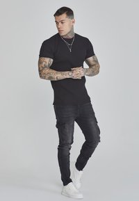 SIKSILK T-shirts basic - black