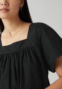 Levi's® AMBRE BABYDOLL DRESS - Freizeitkleid - anthracite night