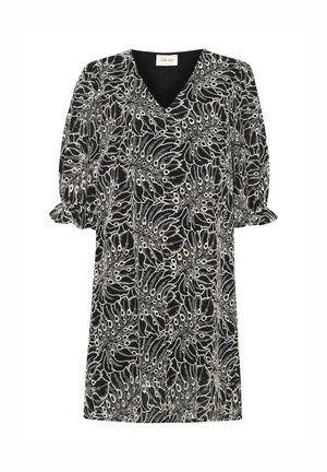 Musta kleit, millel on V-kaelus ja puhv-särgid, kaunistatud valge abstraktse lehe mustriga. Materjal näeb välja kerge ja tekstureeritud.
