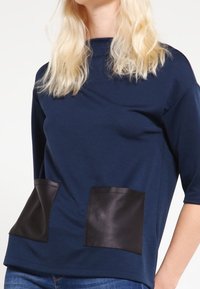 KIOMI Jednoduché tričko - dark blue