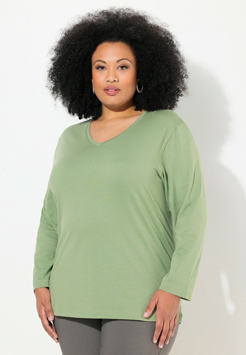 Ulla Popken GROSSE GRÖSSEN BASIC-V LANGARM  - Longsleeve - sage green