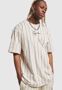 Karl Kani - SMALL SIGNATURE ZICZAC PINSTRIPE - Print T-shirt - offwhite black Thumbnail Image 1