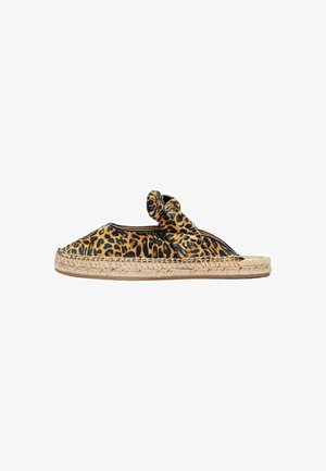 Leopardprint espadrille-sutsko lavet af blødt stof med en knyttet rem. Har en jute-vævet sål for tekstur og komfort.