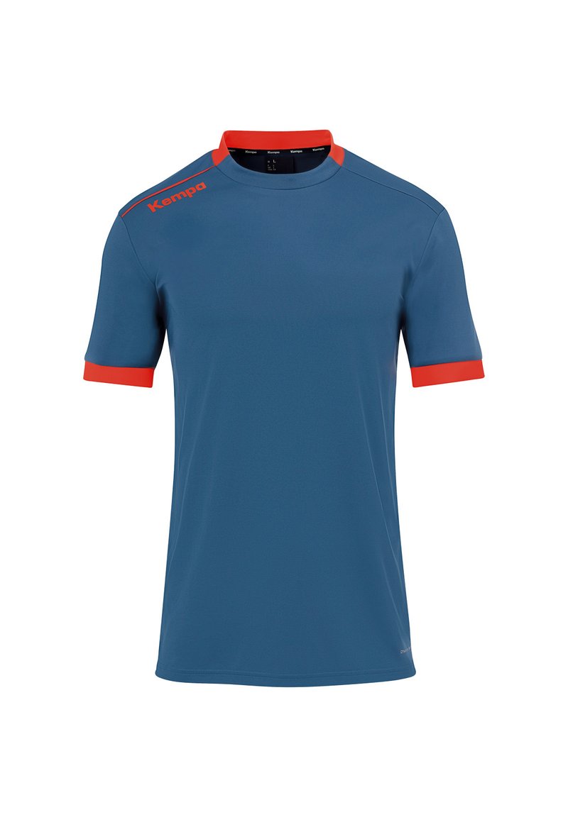 Blaues Sportshirt mit kurzen Ärmeln, roten Akzenten am Kragen und an den Ärmeln, aus leichtem Stoff, ideal für Sport oder Freizeit.
