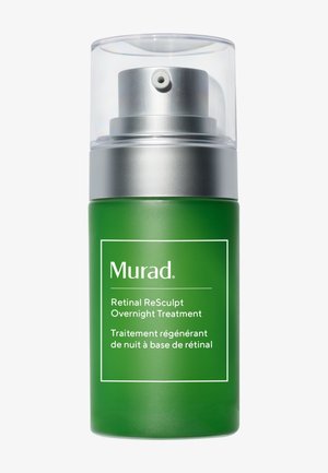 Flacon-pompe vert du traitement de nuit Murad Retinal ReSculpt avec capuchon transparent et distributeur argenté, étiqueté en anglais et en français.