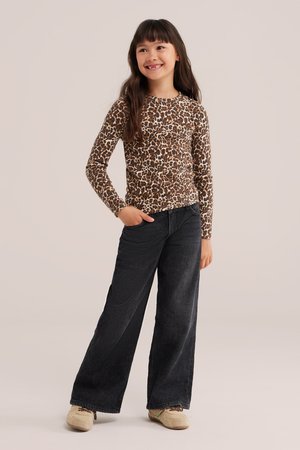 WE Fashion, Langarmshirt - dark brown