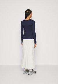 Gina Tricot SOFT TOUCH CREW NECK TOP - Topper langermet - black iris