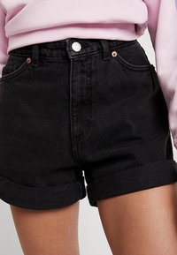 Monki Shorts vaqueros - black