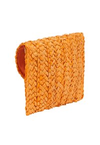 Woven clutch w kolorze pomarańczowym o prostokątnym kształcie, z bezszwowym wzornictwem i teksturowanym wykończeniem. Wnętrze bez podszewki.