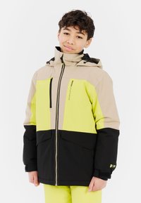 Kleurblokkering winterjack met beige, neon geel en zwarte secties. Het heeft een ritssluiting, capuchon en dubbele voorkoffers.