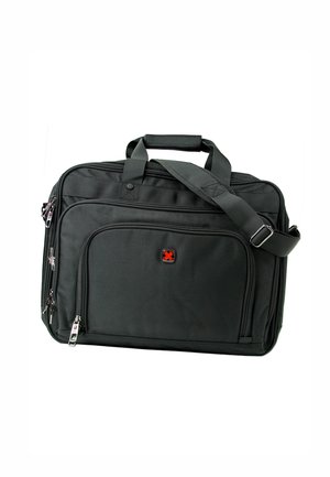 Schwarze Nylon-Laptoptasche mit mehreren Reißverschlussfächern, gepolstertem Griff und verstellbarem Schultergurt vor weißem Hintergrund.