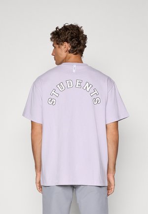 UNIVERSITY - T-shirts med print - wisteria