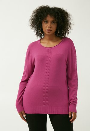 Langarmpullover in lebhaftem Pink, mit einem strukturierten Streifenmuster in der Mitte, geripptem Saum und Bündchen. Weiches Material, lockere Passform.