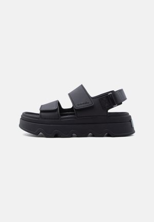 Sorel KINETIC SUNCHASE ANKLE STRAP - Platformas sandales - black/sea salt