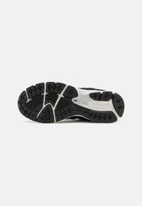 New Balance M2002 UNISEX - Sneakers laag - black