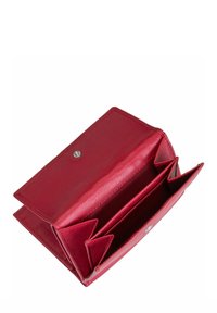 Portafoglio in pelle rossa con finitura testurizzata, dotato di chiusura a scatto, due scomparti e tre slot per carte all'interno.