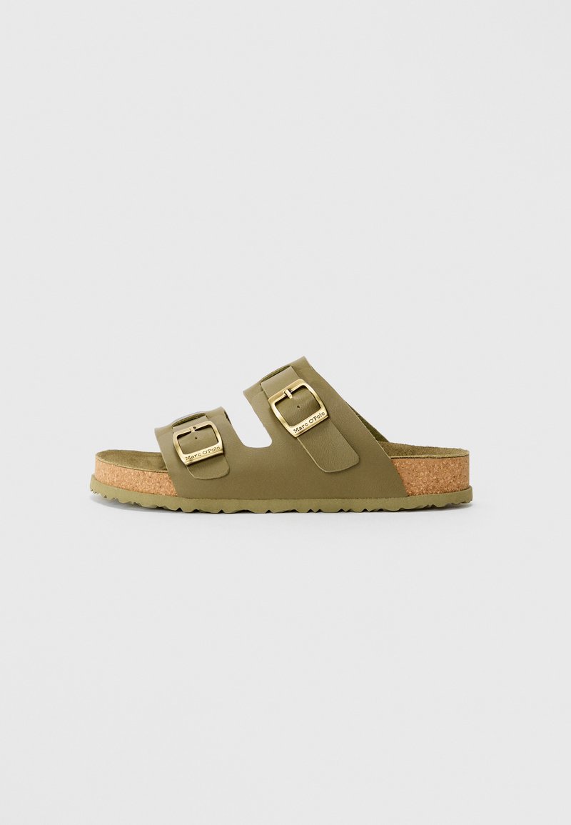 Grøn slide sandal med to justerbare stropper, guldfarvede spænder, korksål og tekstureret gummisål.