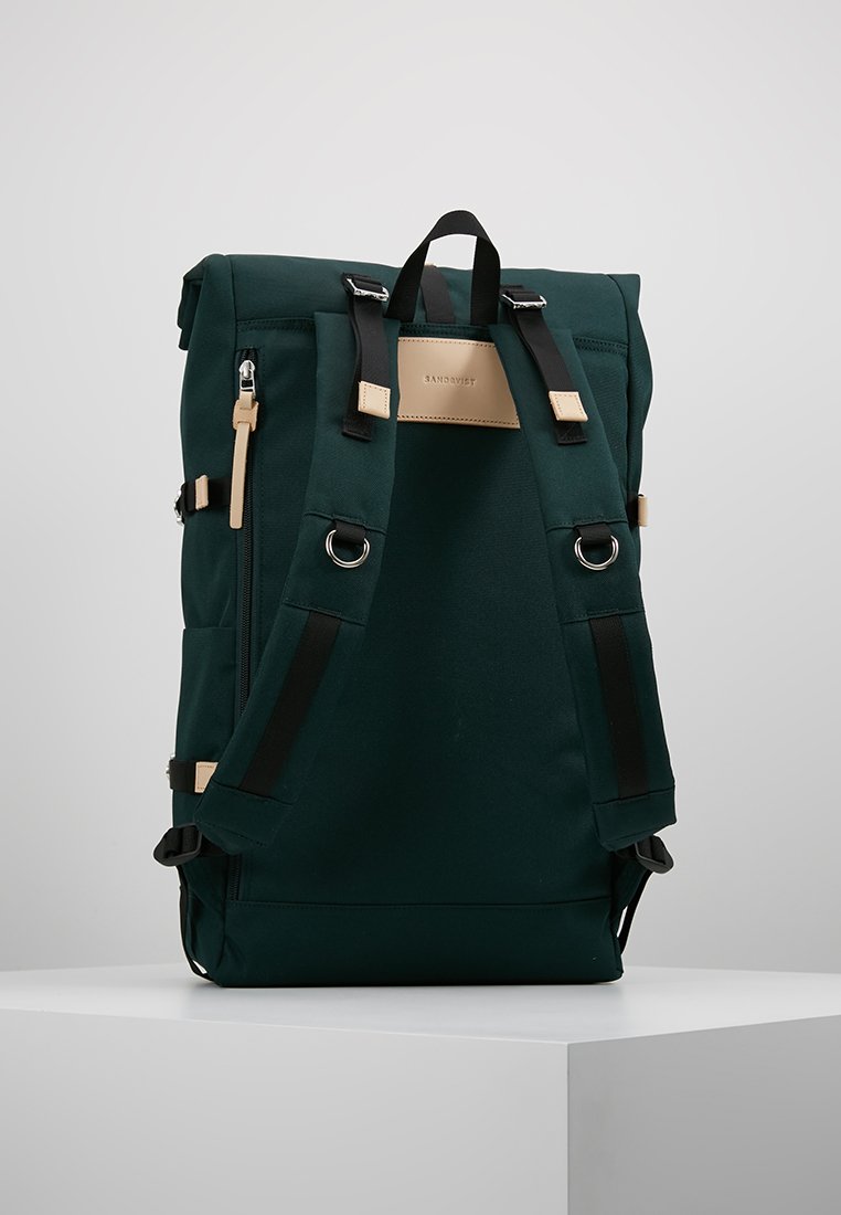 Sandqvist BERNT Ryggsäck dark green Zalando.se Sandqvist BERNT ROLL TOP Ryggsäck blacksvart Zalando.se