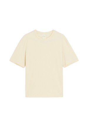 Prosty beżowy T-shirt z krótkim rękawem i okrągłym dekoltem, prezentowany na płasko na białym tle.