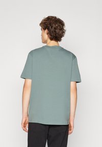 HUGO DULIVE - T-shirts med print - dark green