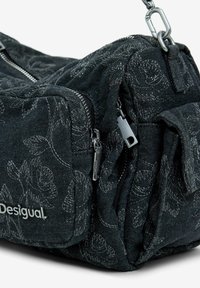 Desigual Handtasche - black