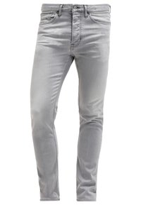 Jeans de color gris claro hechos de denim, con un ajuste slim, diseño de cinco bolsillos, cierre clásico con botón y cremallera, y sutiles detalles de textura.