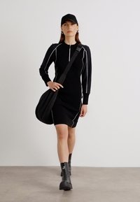 Marc Cain Kampsunkleit - black