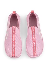 Rosa Slippers mit Netzoberfläche, Sternmustern, einem Logo-Gurt und einer Gummisohle. Leicht und auf Komfort ausgelegt.