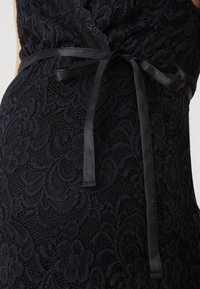 MAMALICIOUS MLMIVANE TESS CAP DRESS - Kokteilinė suknelė / vakarėlių suknelė - black