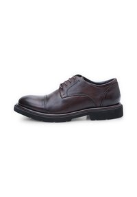 Chaussure habillée en cuir marron avec un bout arrondi, cinq œillets de lacets, tige texturée, coutures contrastées et semelle en caoutchouc noire.