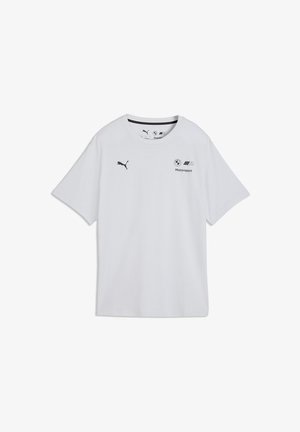 Biała koszulka z krótkim rękawem z czarnym logo Puma na lewej piersi oraz logo BMW M Motorsport na prawej piersi.