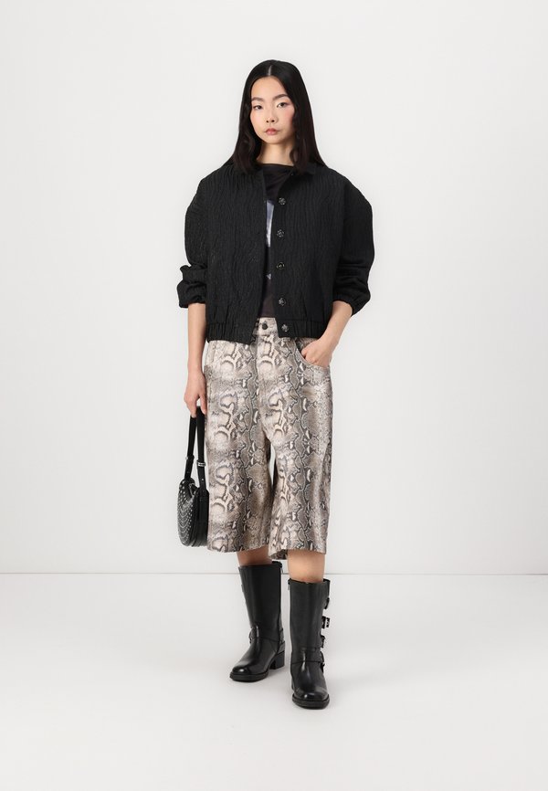 BENTE - Bomber Jacket4