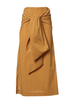 Gonna gialla senape con vita elasticizzata, caratterizzata da un design frontale attorcigliato e una fessura laterale. Tessuto liscio e leggero.