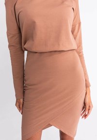 SELFIEROOM Robe fourreau - beige