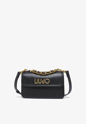 Sac bandoulière en cuir noir avec détail en chaîne dorée et logo LIU JO doré sur le rabat avant, bandoulière réglable attachée.