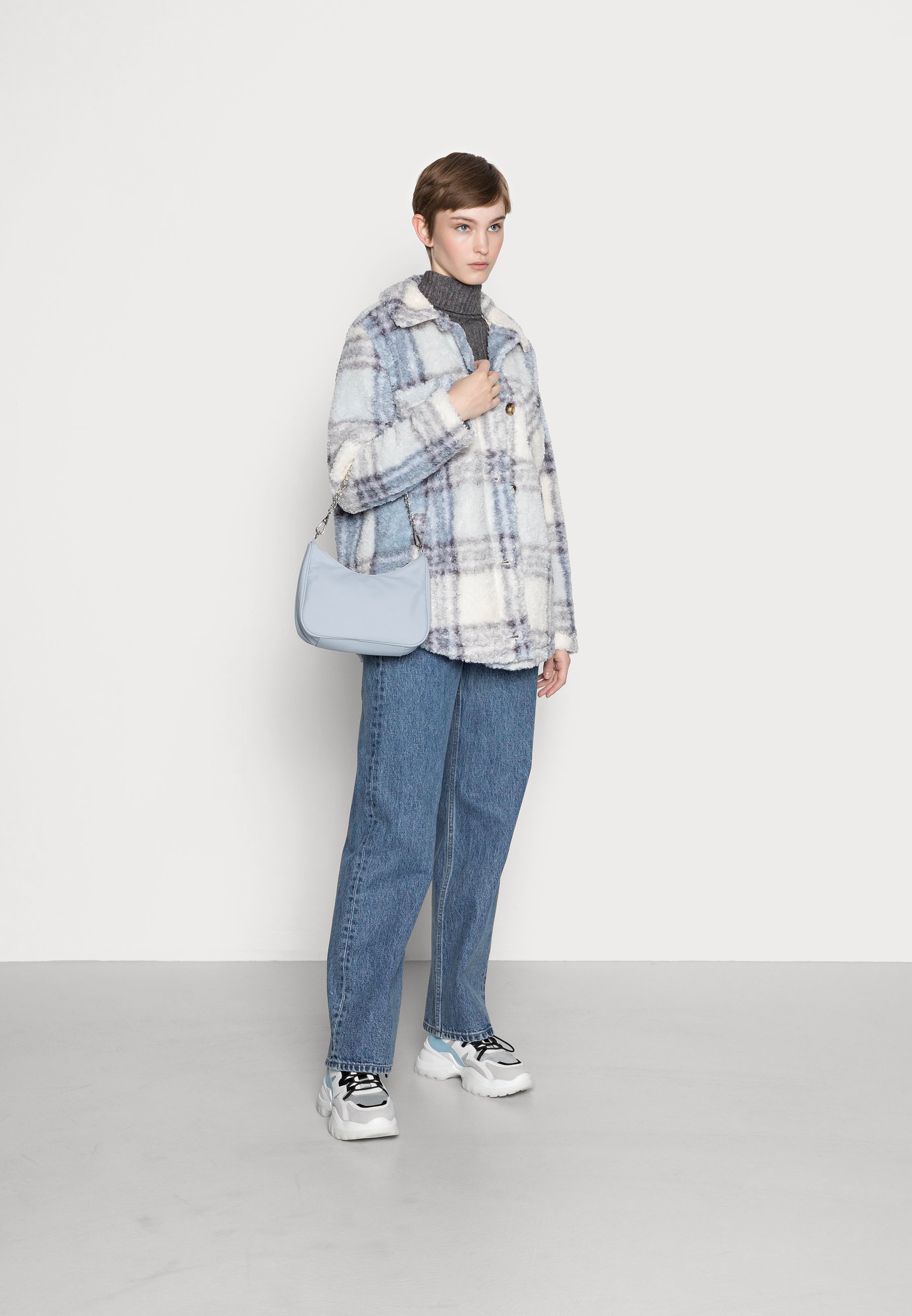 Hollister Co. SHERPA MID LENGTH SHACKET 