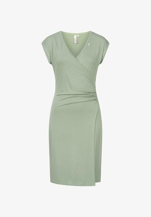 Zielona sukienka w stylu wrap z krótkimi rękawami, z marszczonymi detalami po bokach i gładką fakturą. Materiał jest miękki i elastyczny, co sprawia, że jest idealna do noszenia.