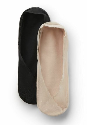 Dvojice ponožek typu no-show z síťoviny, jedna černá a jedna béžová, zobrazené na bílém pozadí.