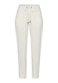 Białe dopasowane spodnie z regulowanym pasem i bocznymi kieszeniami, wykonane z lekkiego materiału, zaprezentowane z przodu na jednolitym tle.