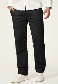 Unselected, schwarz