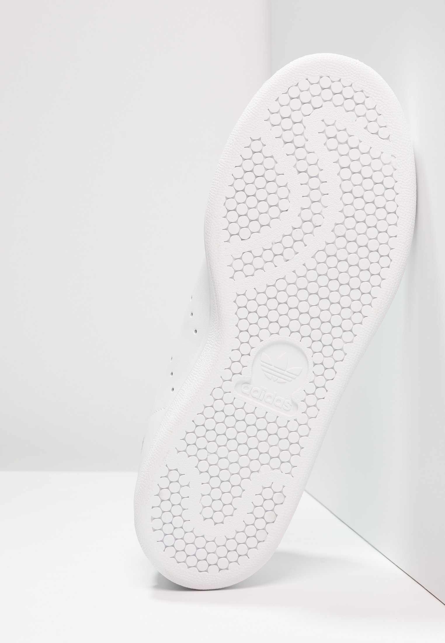 stan smith grey five