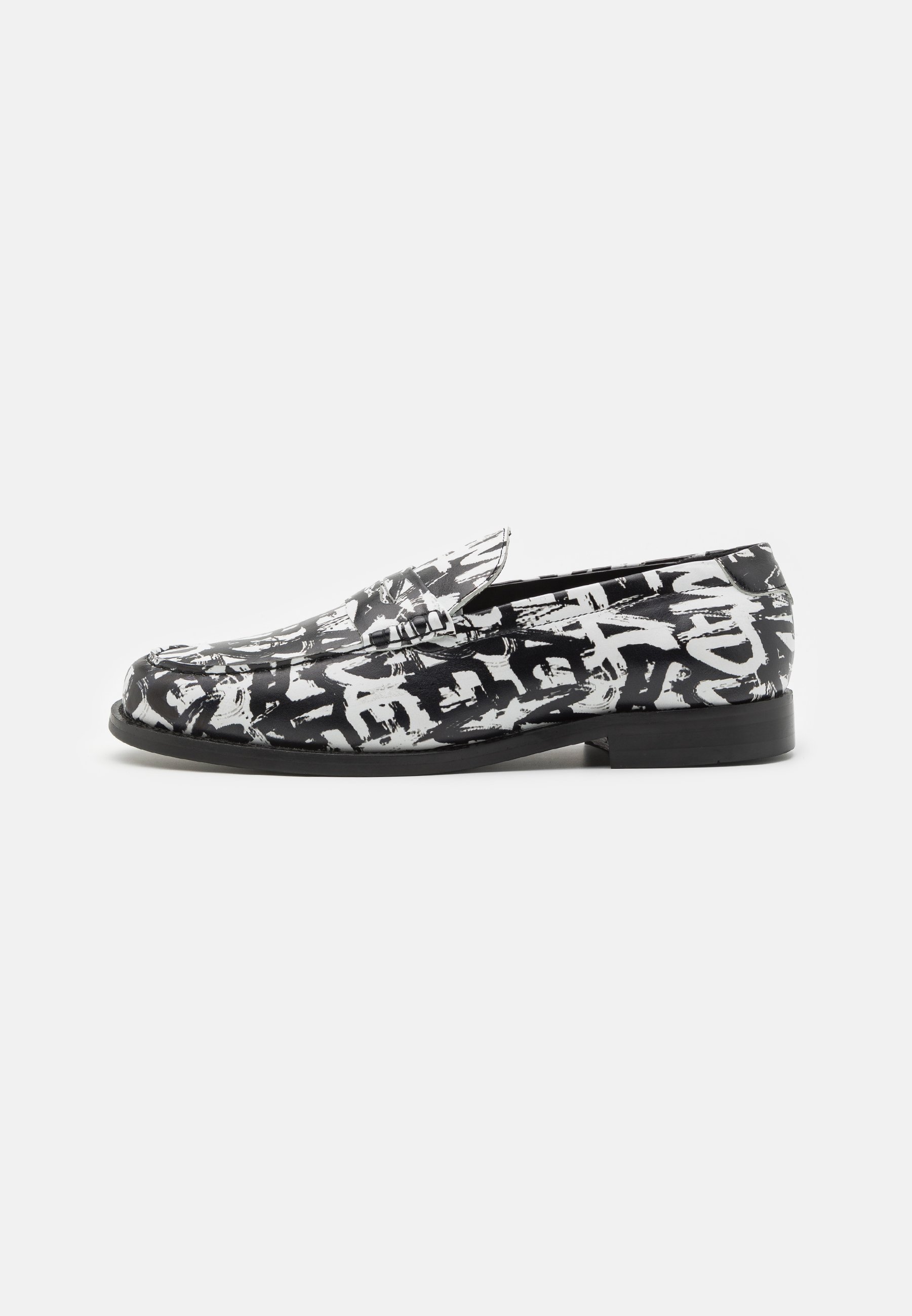white steve madden slip ons