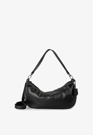 Schwarze Leder-Schultertasche mit geschwungenem Design, strukturiertem Oberflächenfinish, verstellbarem Tragegurt und metallischen Hardware-Akzenten. Reißverschluss oben.