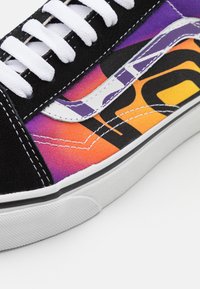 Vans OLD SKOOL UNISEX - Sapatilhas - black/multi-coloured