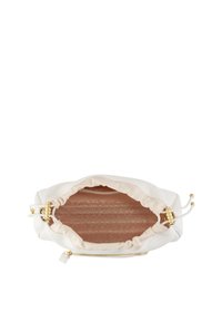 Hvid tekstureret taske med blødt stofinteri�ør. Har guldfarvet hardware og snørelukning. Indvendigt har den et beige logo mønster.