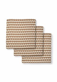 Ensemble de trois serviettes en tissu présentant un motif répétitif de pommes marron sur un fond crème. Forme carrée avec des bords finis.