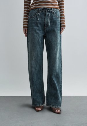 PHOEBE DRAWSTRING WIDE - Calças de ganga de corte relaxado - blue denim